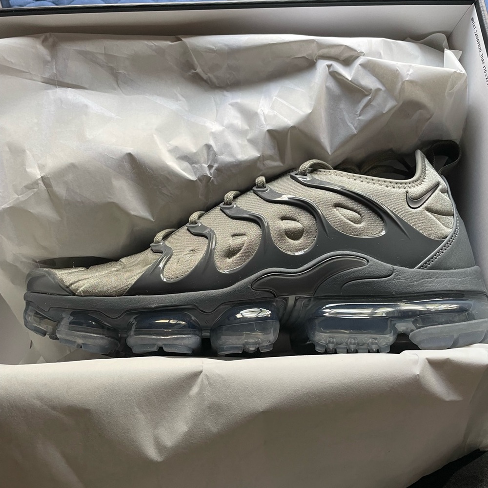 New Nike Vapormax Plus